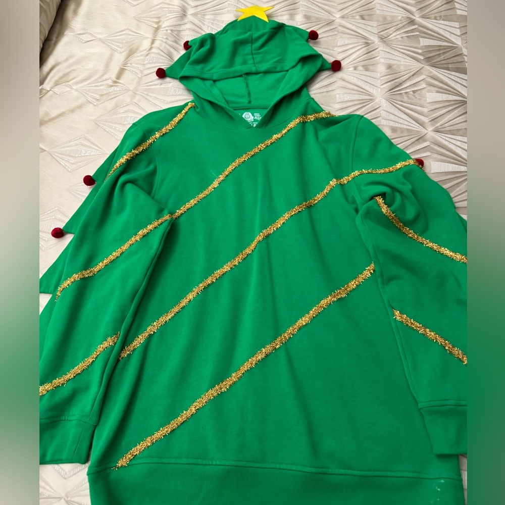 Men’s ugly sweater … like tree